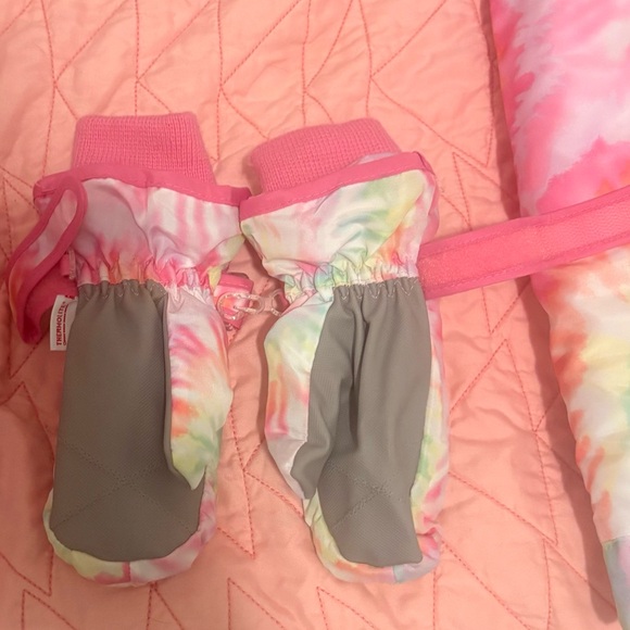 The Children's Place Tie-Dye Snowsuit, Double Layer Jacket, Gloves & Boots - Picture 6 of 8